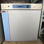 Thermo 371 Cell culture incubator